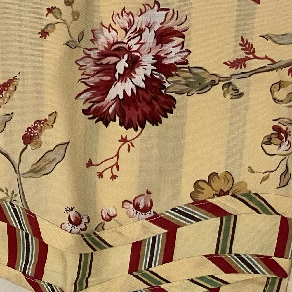 Shower Curtain & Window Valance Set - Picture 4 of 5